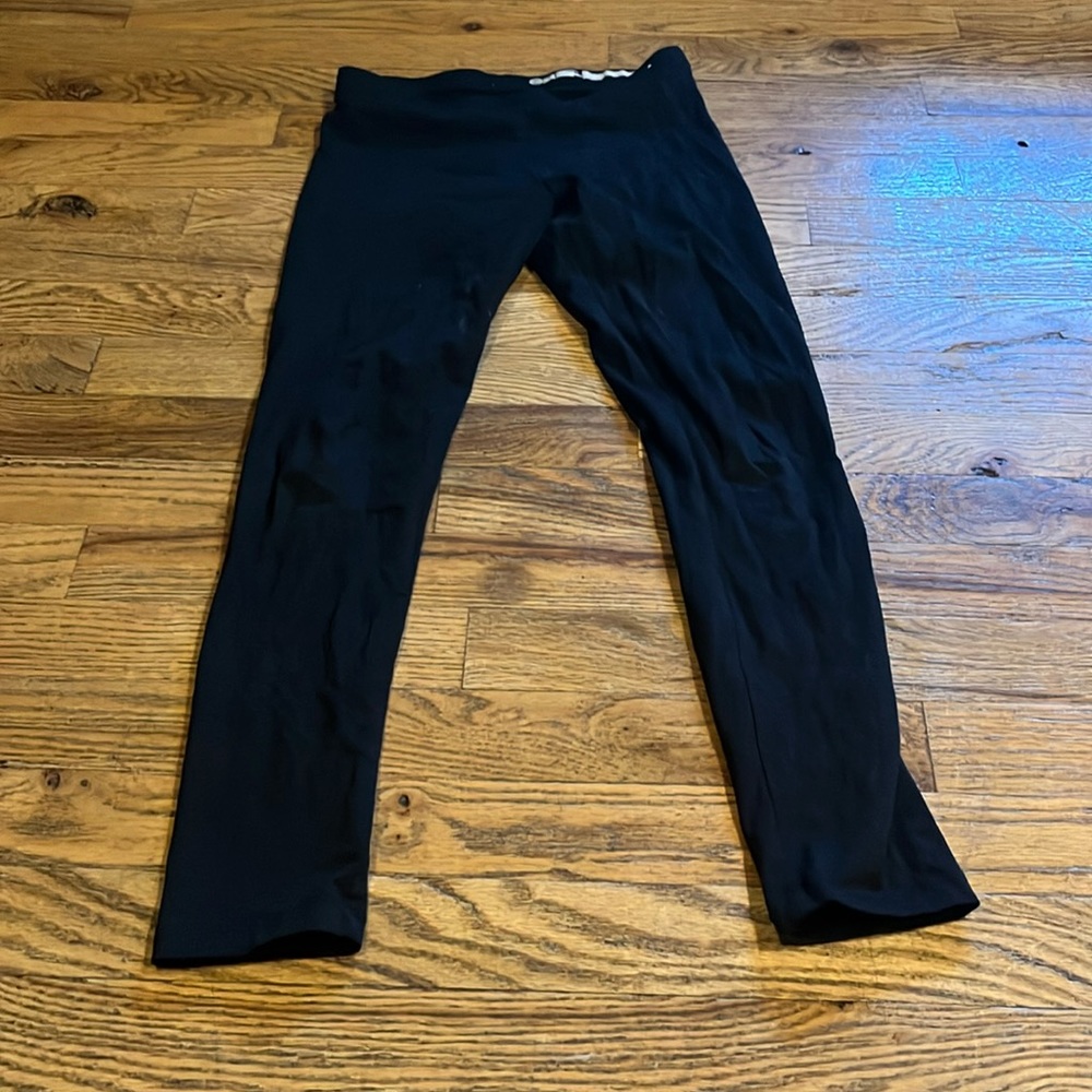 Black low rise leggings the brand is wonder nation and there a size L 10/12